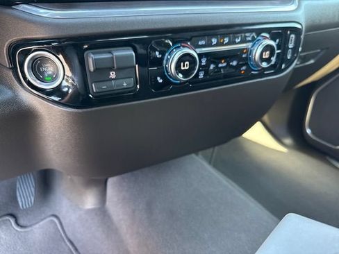 Used 2026 GMC Sierra 1500 SLT AWD/4WD image 22