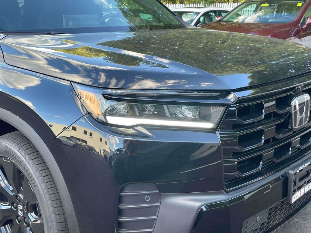 New 2026 Honda Pilot Black Edition image 9