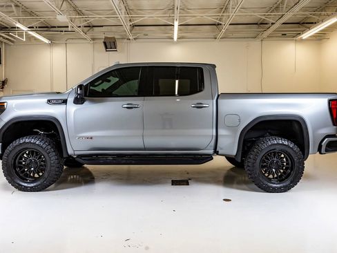 Used 2024 GMC Sierra 1500 AT4 w/ Technology Package AWD/4WD image 6