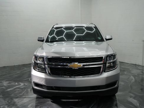 Used 2017 Chevrolet Suburban LT RWD image 2