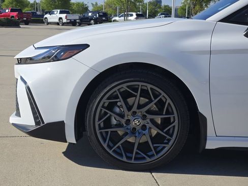 Used 2026 Toyota Camry SE w/ Multimedia Upgrade Package image 8