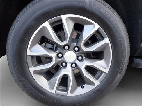 Used 2022 Chevrolet Tahoe LT w/ LT Signature Package image 7