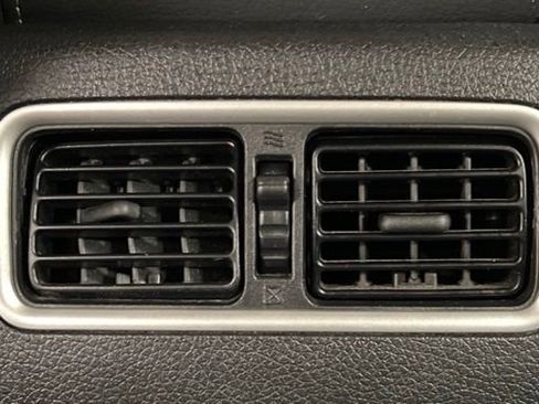 Used 2017 Nissan Altima 2.5 SL w/ Moonroof Package image 45