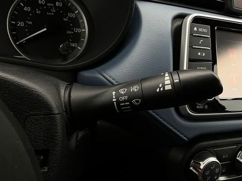 Used 2025 Nissan Versa SV image 32