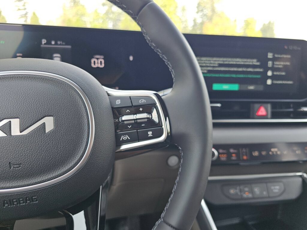 New 2026 Kia Carnival EX FWD image 19
