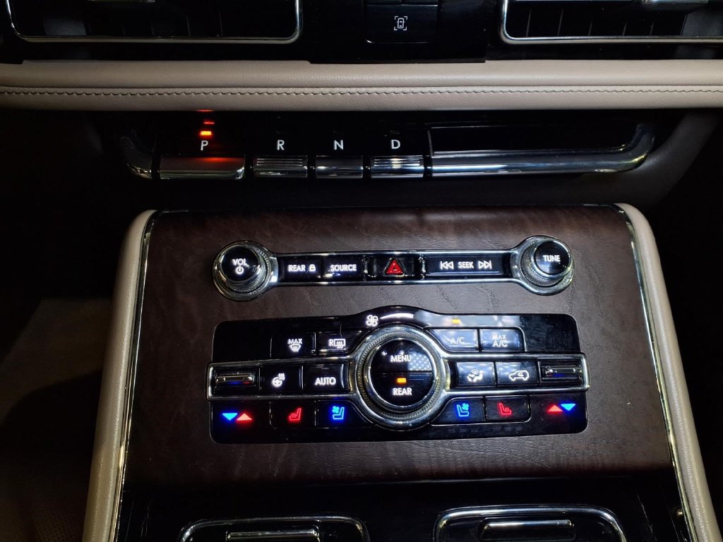 Used 2022 Lincoln Aviator Reserve w/ Equipment Group 201A RWD image 8