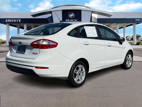Used 2019 Ford Fiesta SE image 3