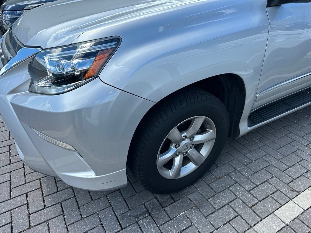 Used 2016 Lexus GX 460 w/ Preferred Accessory Package AWD/4WD image 2