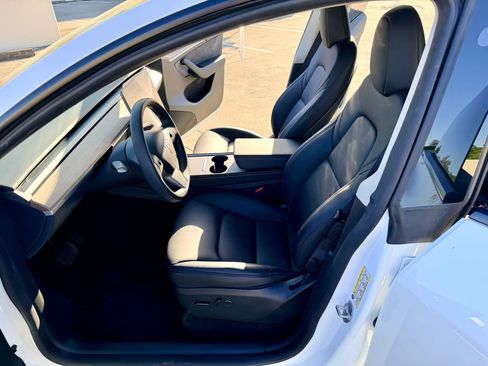 Used 2023 Tesla Model Y Long Range AWD/4WD image 22