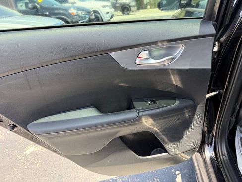 Used 2022 Kia Forte LXS FWD image 23