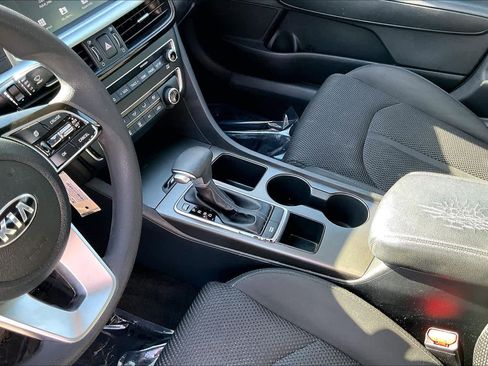 Used 2019 Kia Optima LX image 17