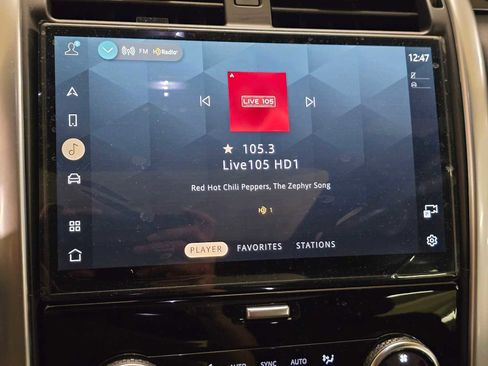 New 2026 Land Rover Discovery S image 29