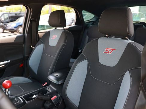 Used 2016 Ford Focus ST FWD image 12