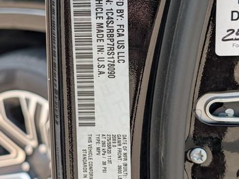 Used 2024 Jeep Wagoneer L Series II w/ Flexible Seating Group RWD image 29