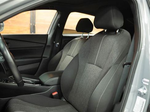 Used 2024 Honda Accord Sport image 9