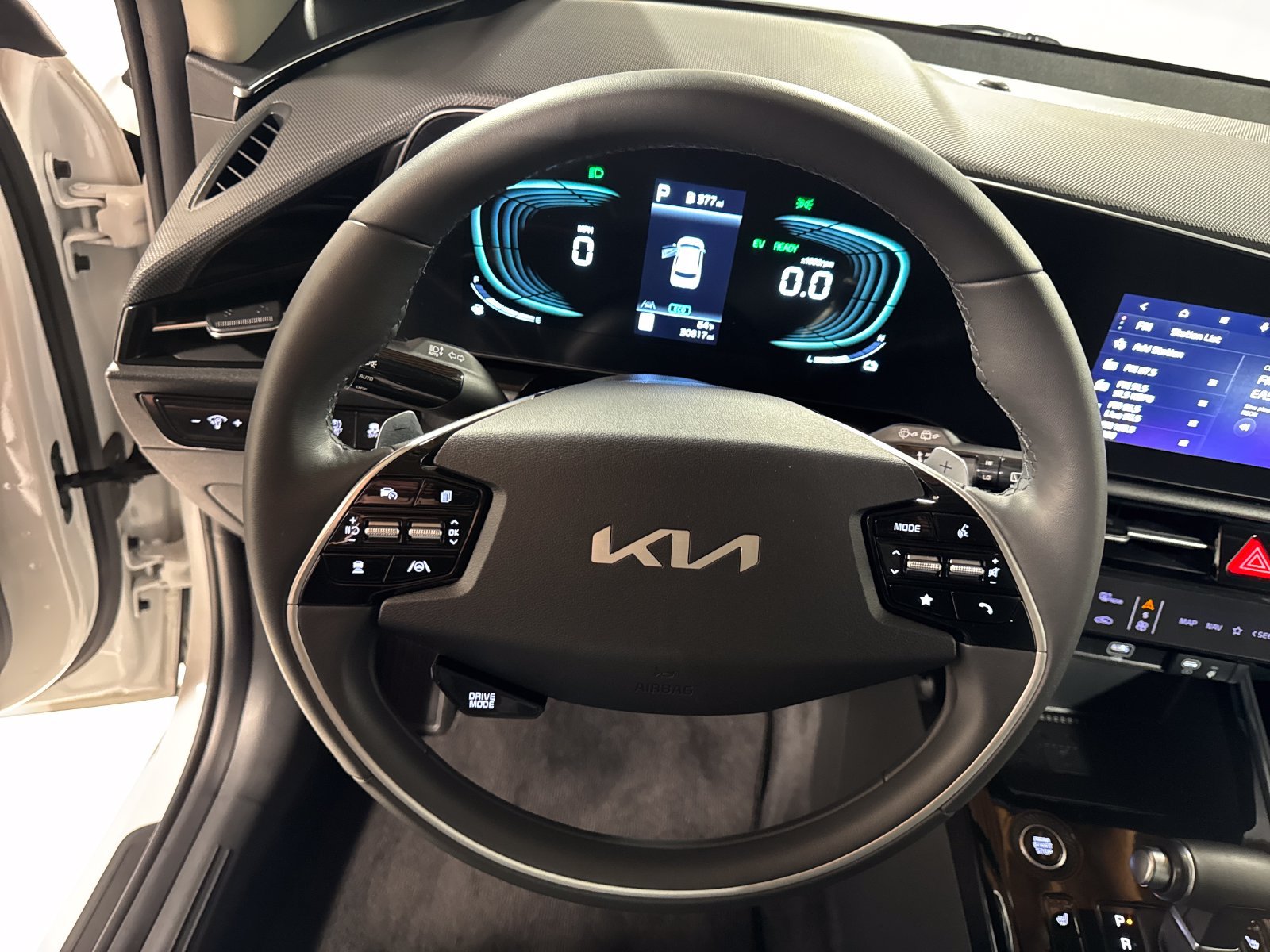 Used 2023 Kia Niro EX FWD image 15