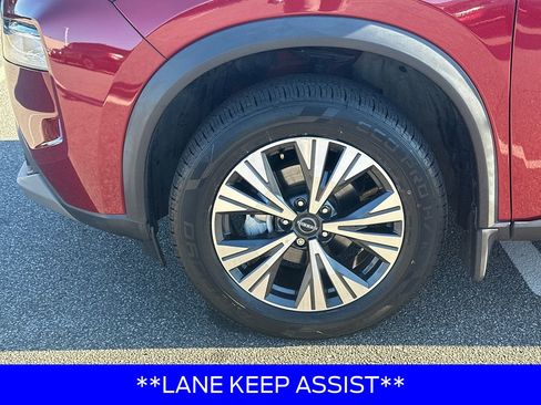 Used 2022 Nissan Rogue SV image 11