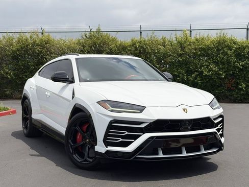 Used 2021 Lamborghini Urus AWD/4WD image 3