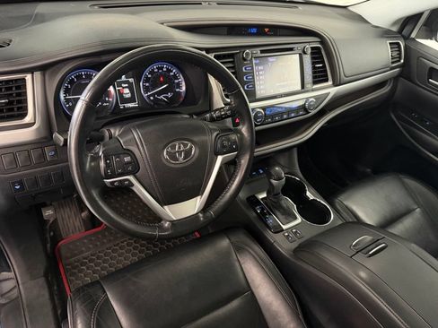 Used 2014 Toyota Highlander XLE AWD/4WD image 9