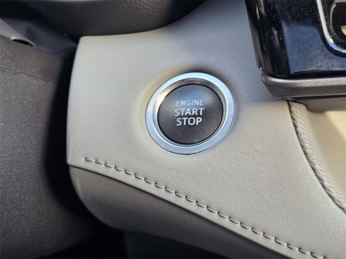 Used 2021 Toyota Highlander Limited image 22