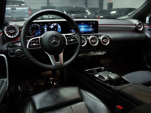 Used 2020 Mercedes-Benz A 220 image 39
