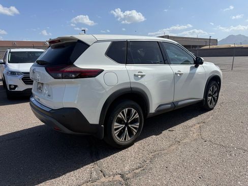 Used 2021 Nissan Rogue SV FWD image 5