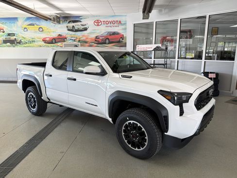 New 2025 Toyota Tacoma TRD Off-Road AWD/4WD image 51
