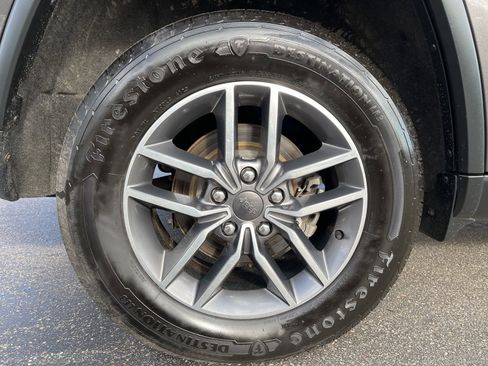 Used 2020 Jeep Grand Cherokee Limited image 11