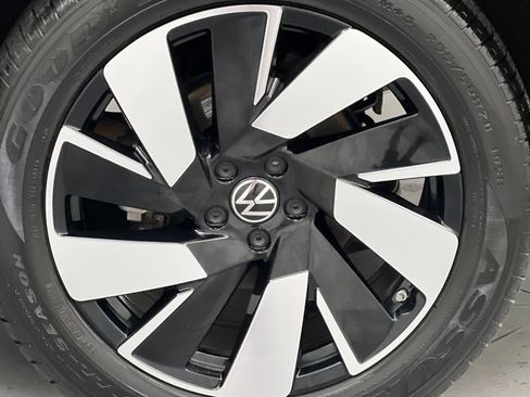 Used 2024 Volkswagen Atlas Cross Sport SE AWD/4WD image 71