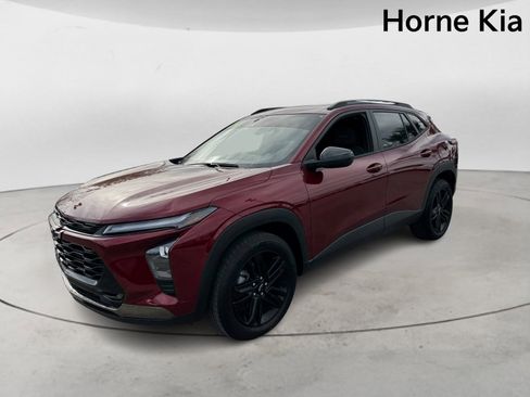 Used 2024 Chevrolet Trax ACTIV w/ Sunroof Package image 7