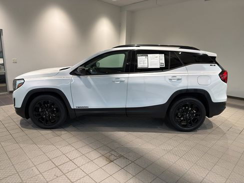Used 2020 GMC Terrain SLE w/ Elevation Edition FWD image 2