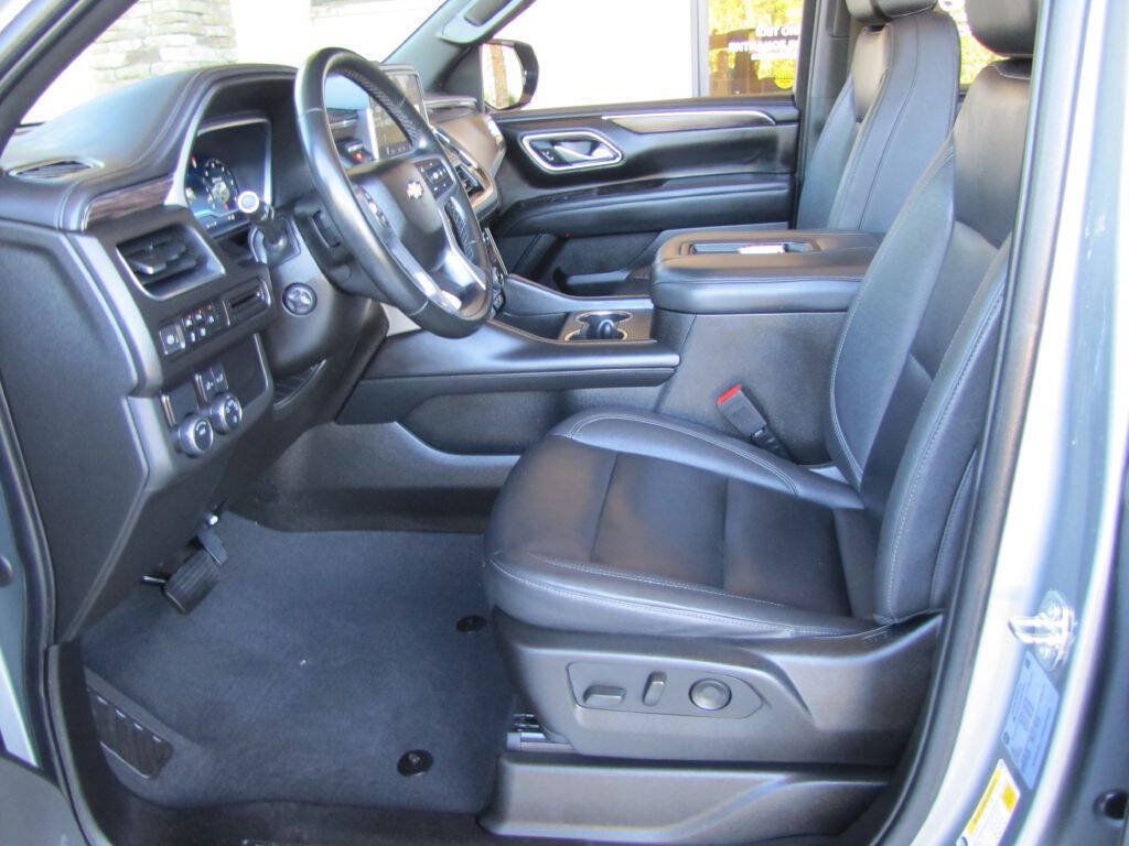 Used 2023 Chevrolet Tahoe LT w/ LT Signature Plus Package RWD image 12
