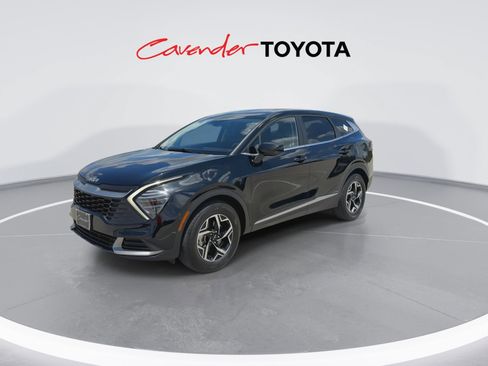 Used 2025 Kia Sportage LX FWD image 4