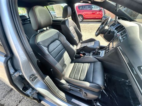 Used 2017 Volkswagen GTI Autobahn FWD image 34