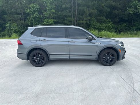 Used 2023 Volkswagen Tiguan SE R-Line FWD image 3