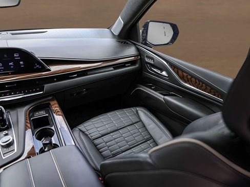 Certified 2023 Cadillac Escalade Sport Platinum AWD/4WD image 31