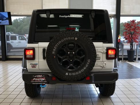 Used 2023 Jeep Wrangler Unlimited w/ Cold Weather Group AWD/4WD image 16