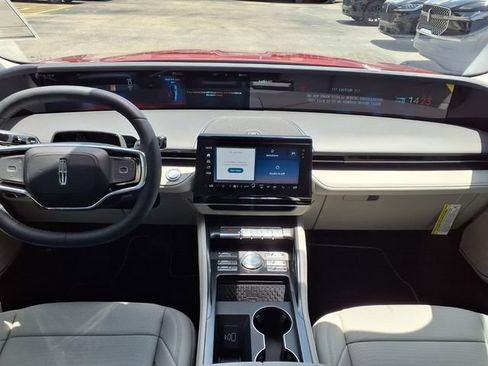 New 2026 Lincoln Nautilus Premier AWD/4WD image 9