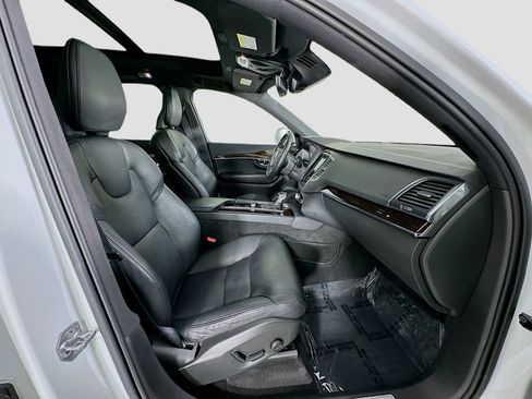 Used 2019 Volvo XC90 T6 Momentum image 31