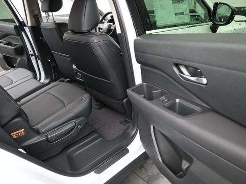 New 2026 Nissan Pathfinder SL FWD image 20