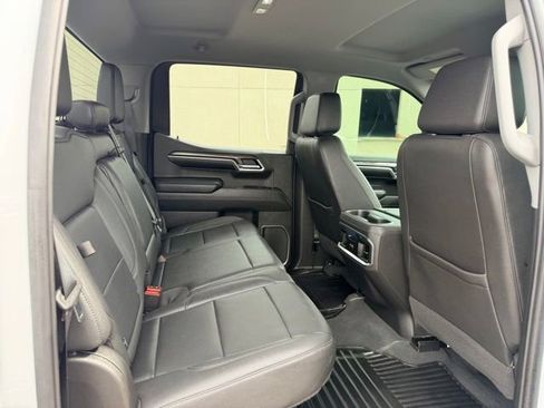 Used 2022 Chevrolet Silverado 1500 LTZ w/ Z71 Off-Road Package AWD/4WD image 35