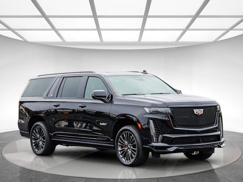 Used 2024 Cadillac Escalade ESV V w/ LPO, Floor Liner Package image 5