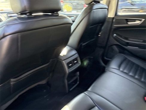Certified 2024 Ford Edge SEL image 17