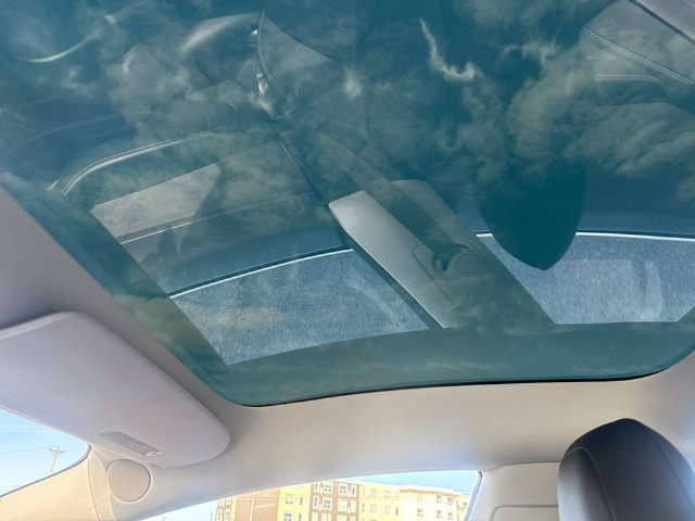 Used 2018 Tesla Model 3 Long Range RWD image 15