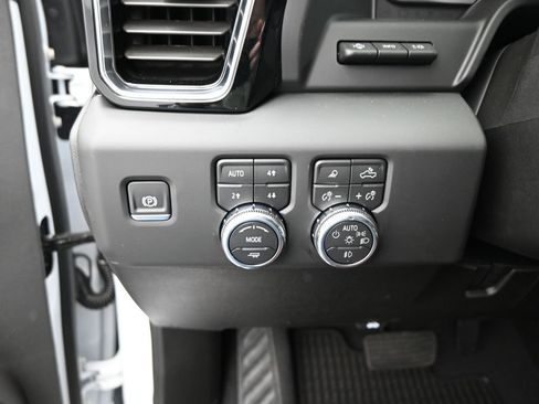 New 2026 GMC Sierra 3500 Denali Ultimate image 12