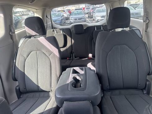 Used 2019 Chrysler Pacifica Touring Plus w/ Advanced Safetytec Group image 8