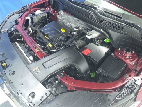 Used 2025 Chevrolet Trax RS FWD image 34