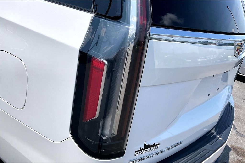 Used 2024 Cadillac Escalade ESV Premium Luxury AWD/4WD image 25