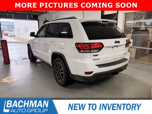 Used 2021 Jeep Grand Cherokee Trailhawk w/ Trailhawk Luxury Group AWD/4WD image 3