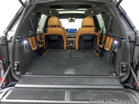 Used 2024 BMW X7 xDrive40i w/ M Sport Package image 29